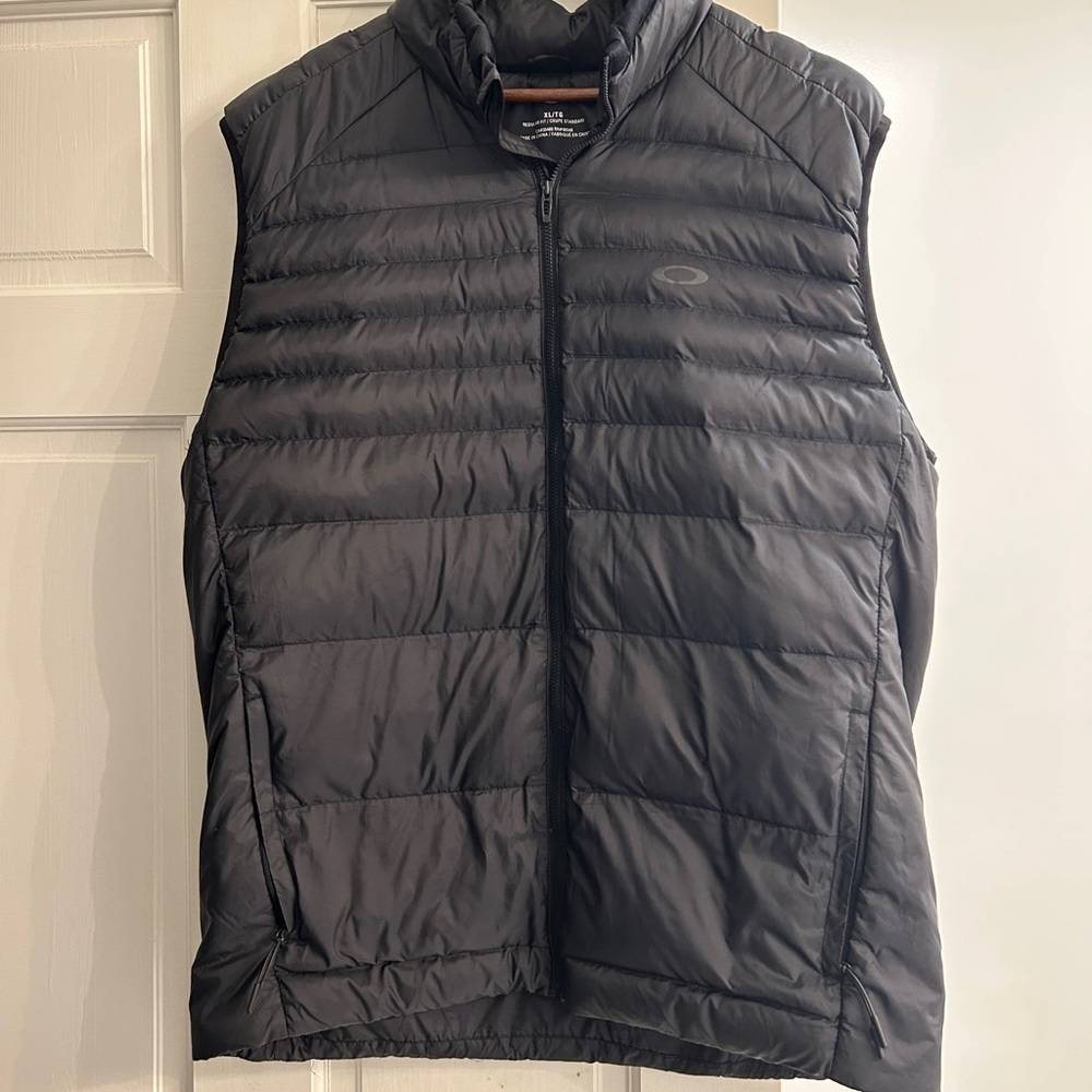 Oakley Men's Black Puffer Vest